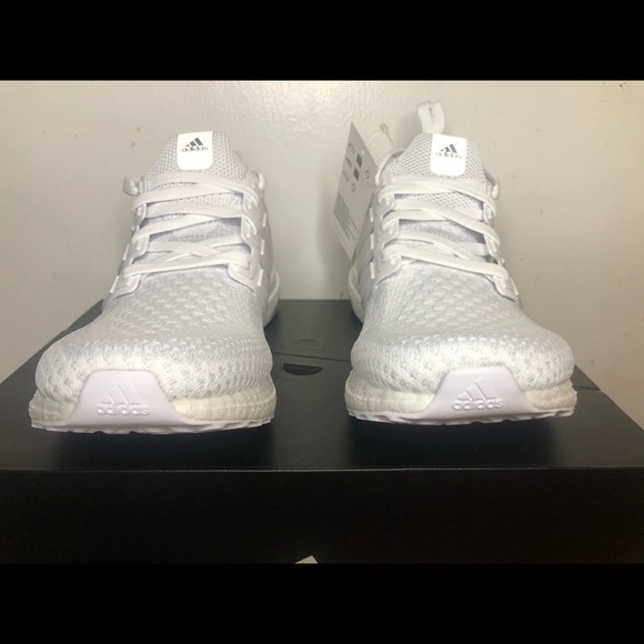 ⚠️SOLD⚠️ Adidas UltraBoost 2.0| Triple White - Picture 3 of 8